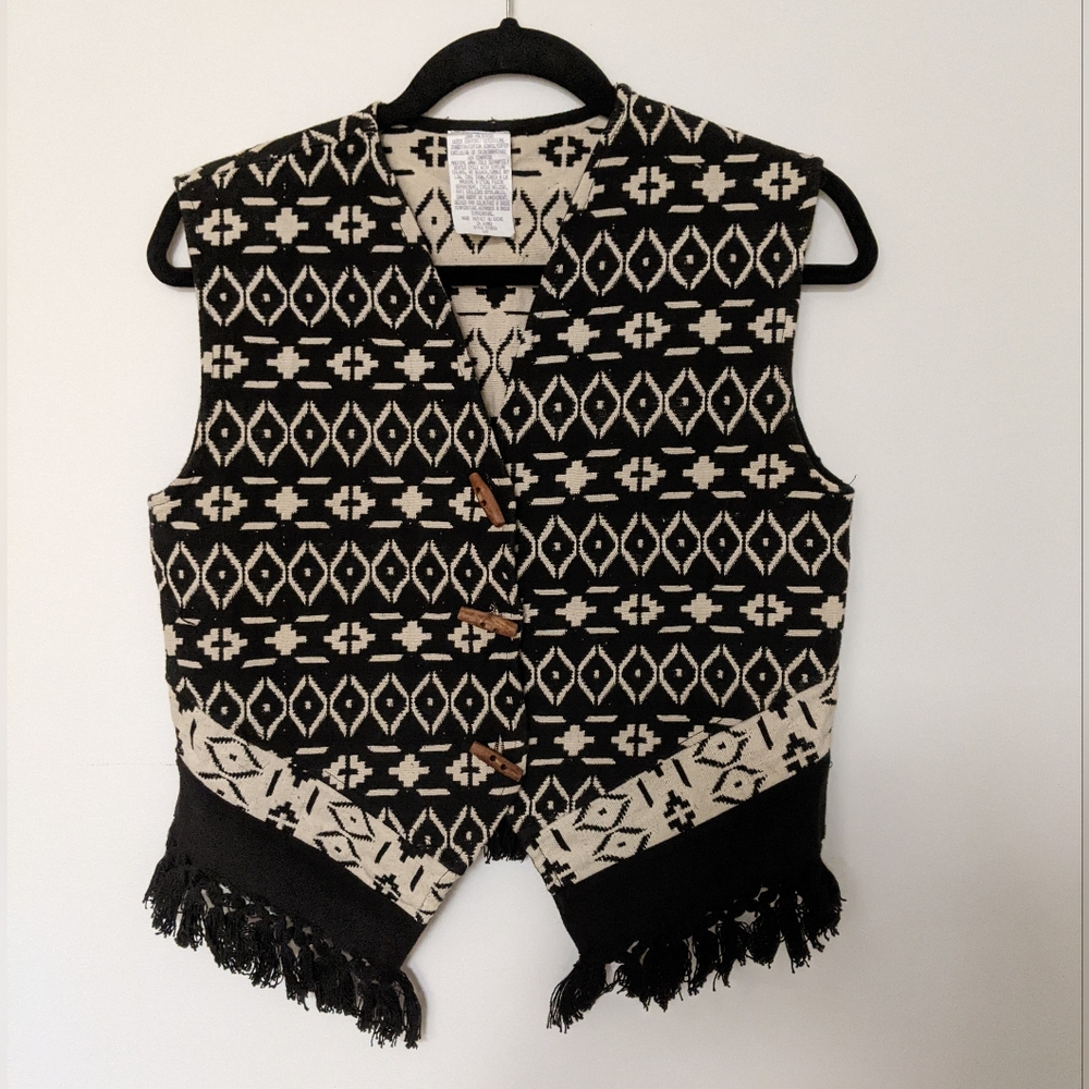 Vintage Folk patterned vest - black and white